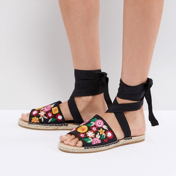 EUC ASOS JAC Embroidery Espadrille Sandals Floral Lace Up Size 9 Wide 9W - Picture 1 of 9